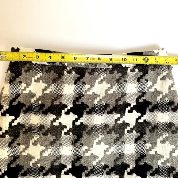 Loft Chunky Textured Herringbone Pattern Skirt Size 2P - Picture 6 of 7